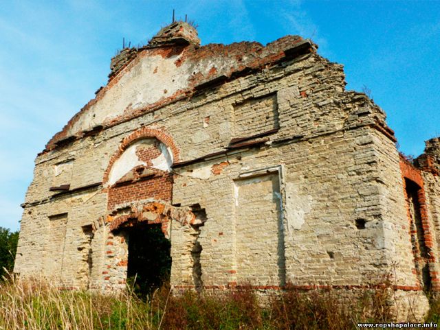 Разрушенное строение Кирхи